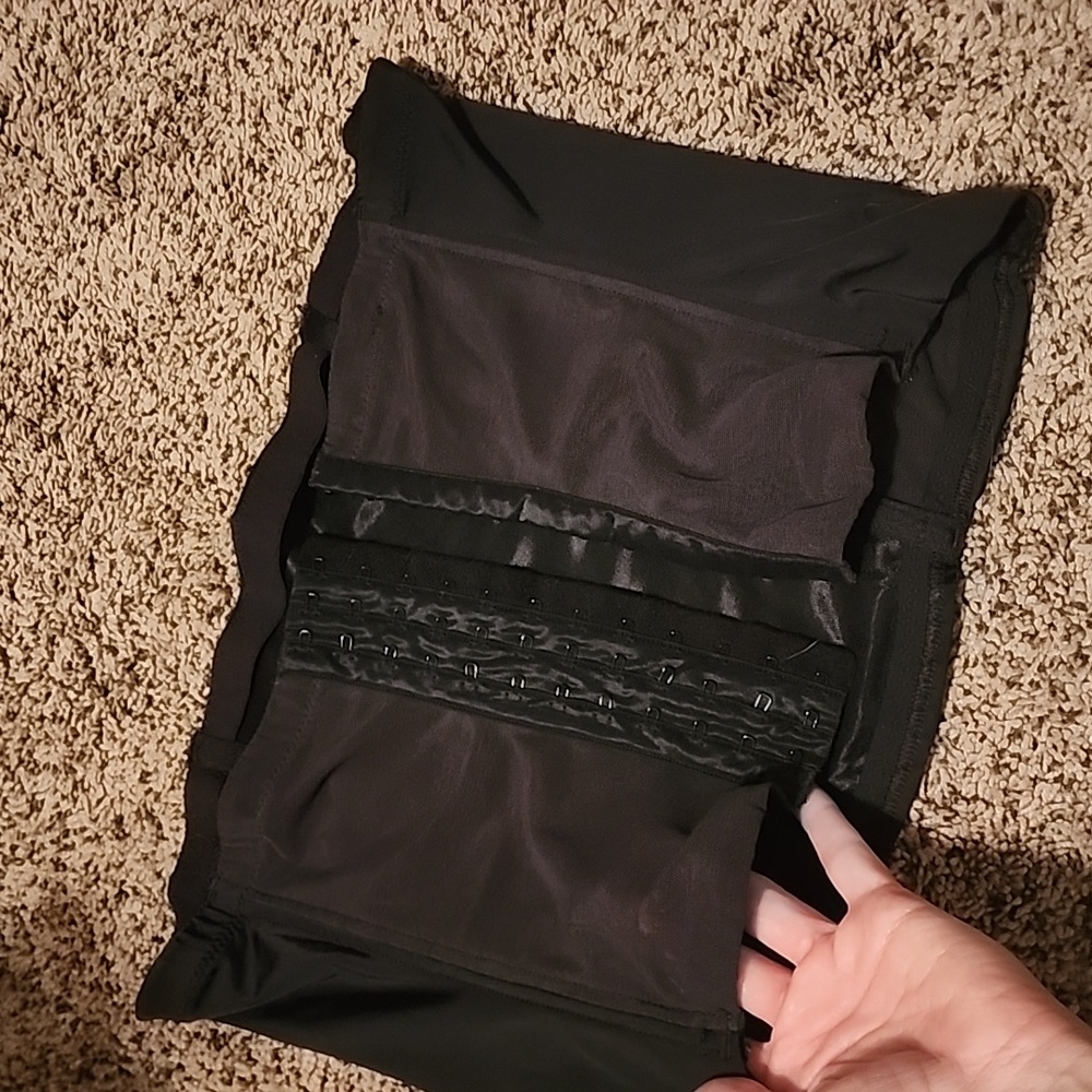 SPANX - Picture 2 of 4